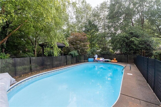 Foto del edificio - 3460 Liberty Ln