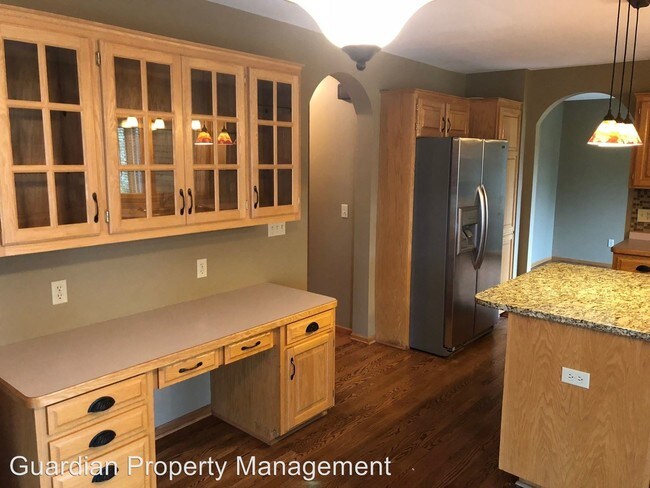 Foto del edificio - 4 br, 3.5 bath House - 554 White Pine Way