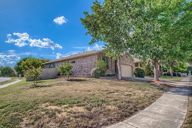 Building Photo - OFFERING 50% OFF THE 1ST MONTH'S RENT