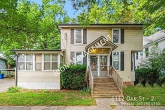 Building Photo - 1112 Oak St