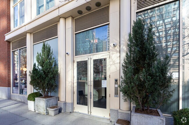 Entrance - 145 Greene St