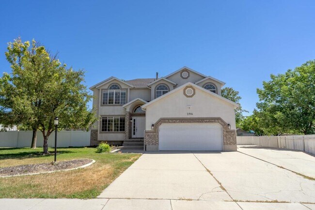 Building Photo - 294 E Stonebridge Dr