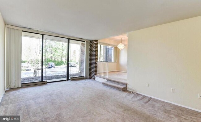 Foto del edificio - 2114 Bonnywood Ln