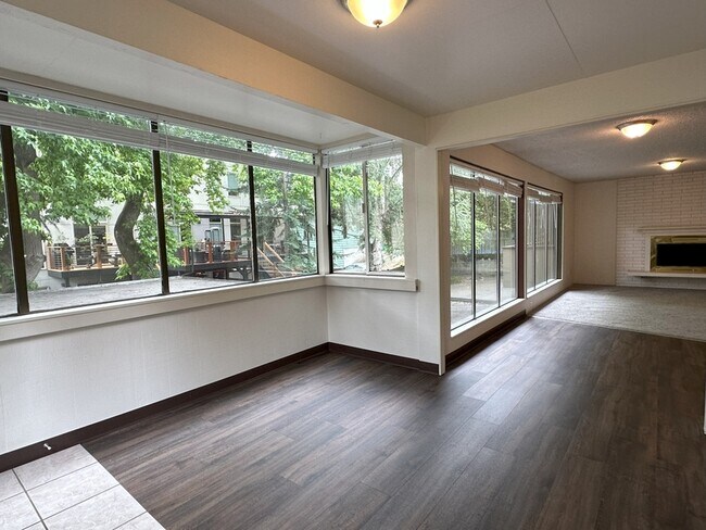 Foto del edificio - 2334 49th Ave SW