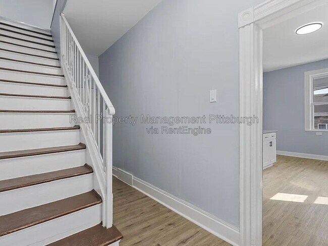 Foto del edificio - 2721 Cobden St