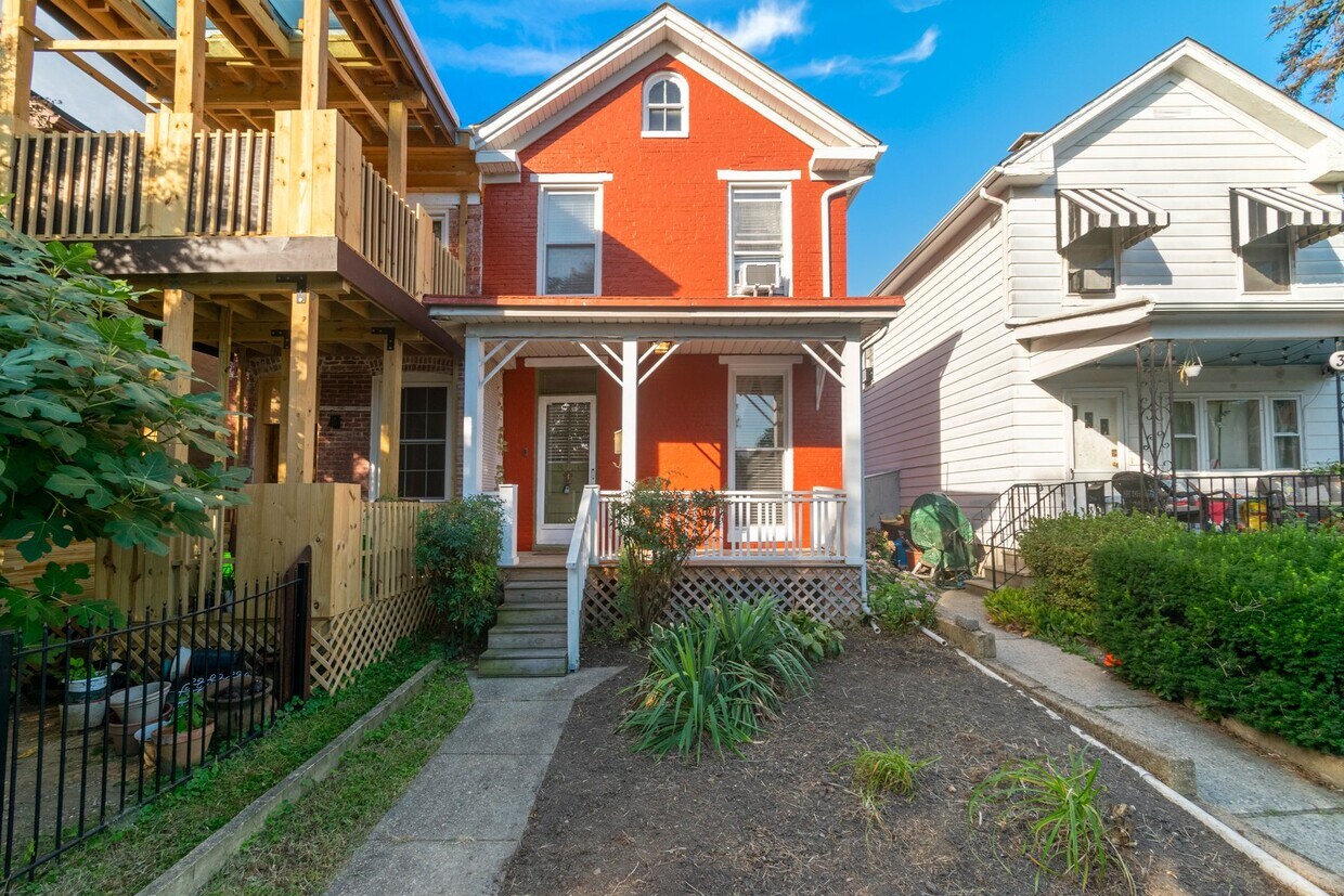 Foto principal - 3360 Hickory Ave