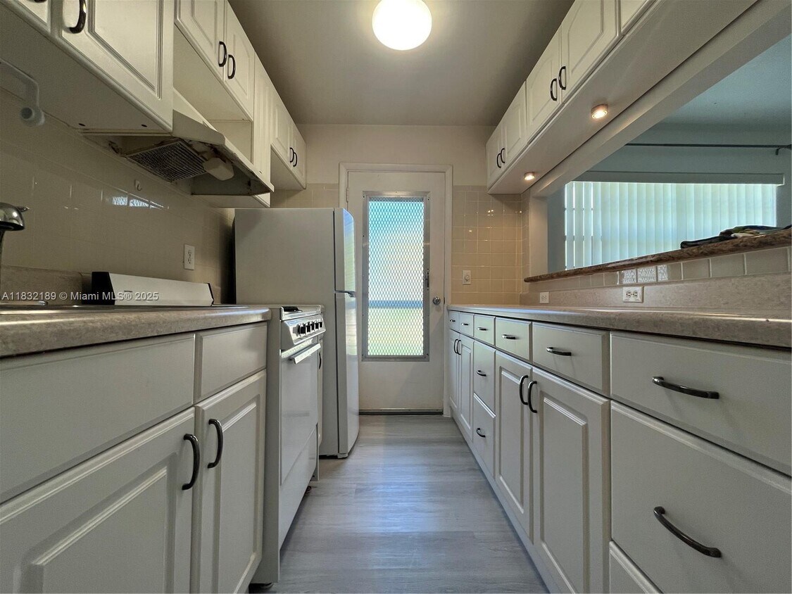Foto principal - 1431 S 14th Ave