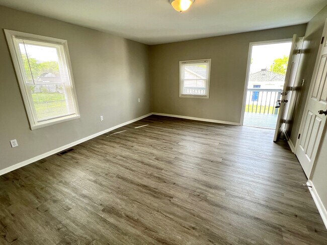 Photo - 1828 See Ave House