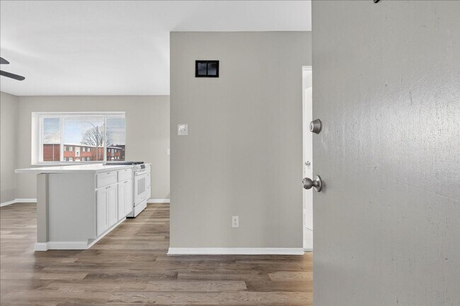 Building Photo - G-Unit