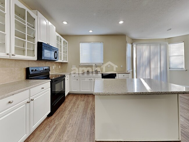 Building Photo - 2425 Adams Lake Blvd