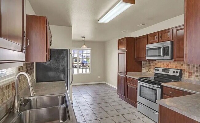 Building Photo - 2004 Mirror Ct