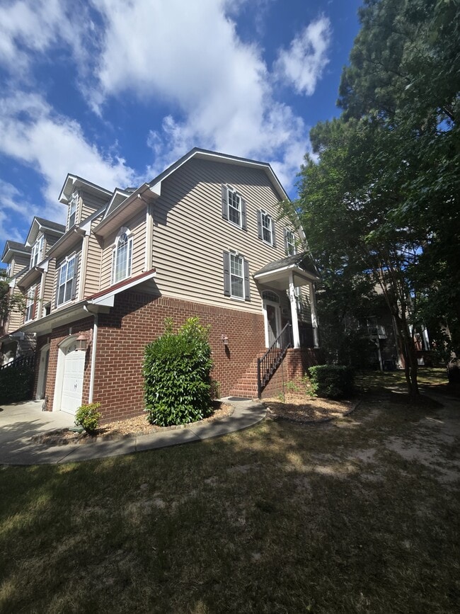 Building Photo - 4400 Leamore Square Rd