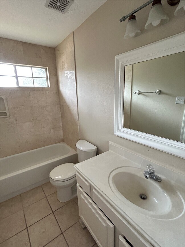 Foto del edificio - 8806 Edenbridge St