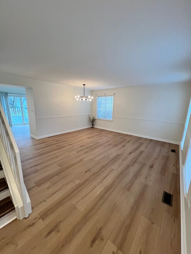 Foto del edificio - 666 Mariner Dr