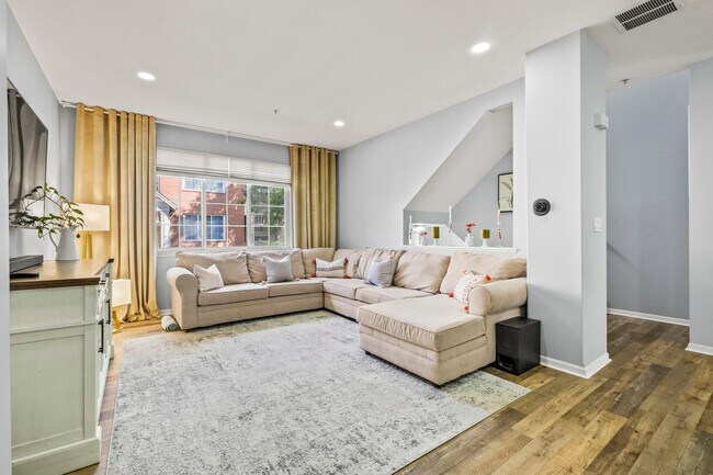 Foto del edificio - 738 Hanbury Dr