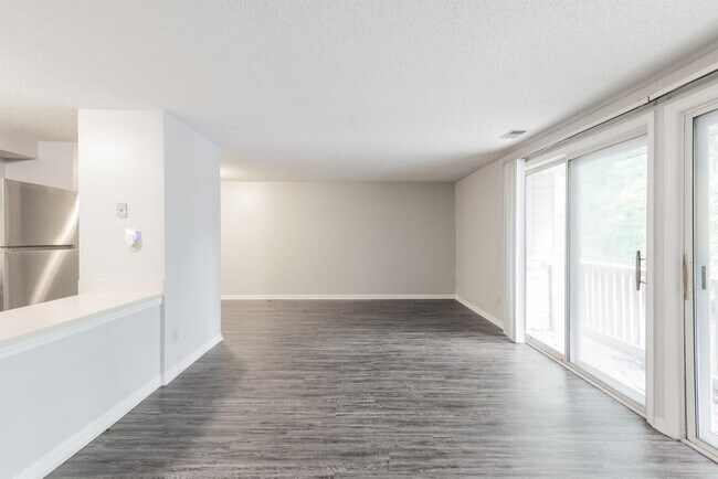 Foto del edificio - 1641 Arlyn Cir
