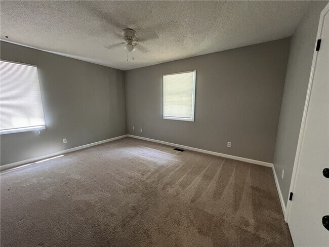 Foto del edificio - 107 Sycamore Ln