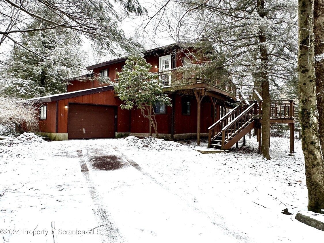 Primary Photo - 310 Cedar Dr
