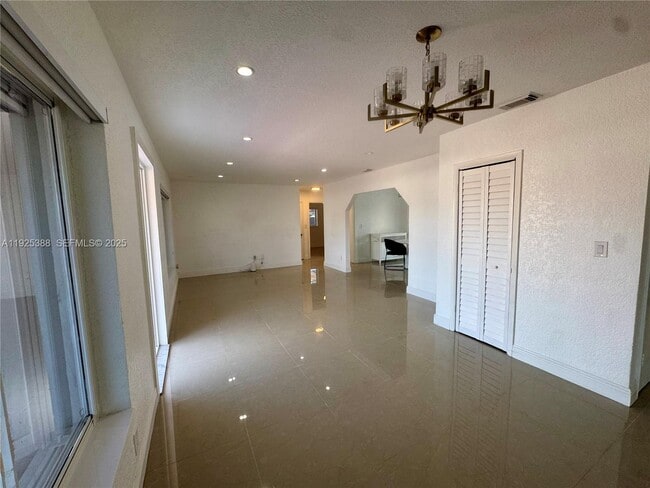 Foto del edificio - 12812 SW 20th St