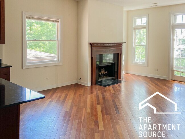 Building Photo - 3114 N Racine Ave