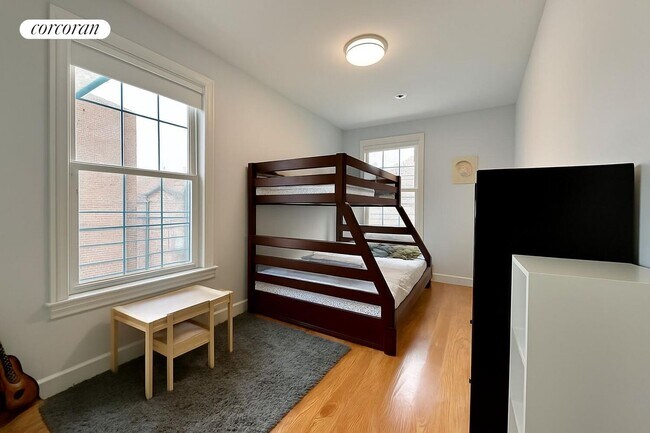 Foto del edificio - 435 Linden Blvd