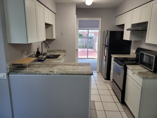 Foto del edificio - 2449 Reagan Ave