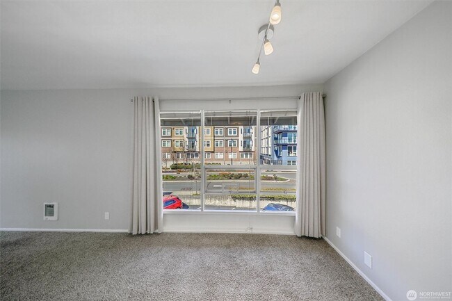 Foto del edificio - 952 100th Ave NE