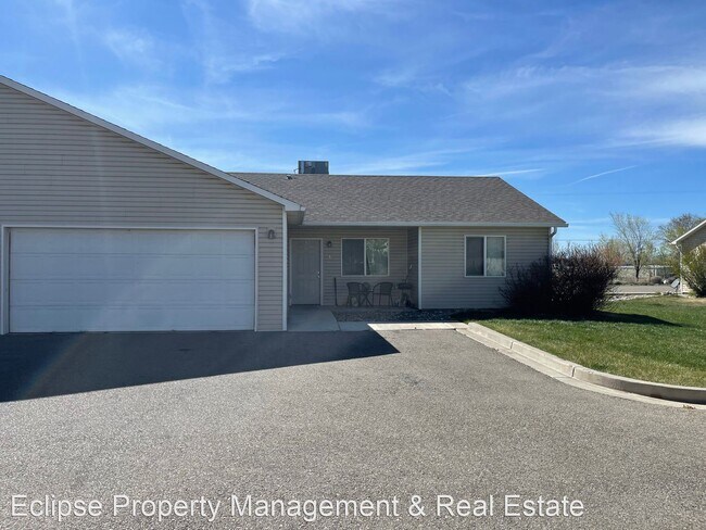 Building Photo - 3 br, 2 bath House - 672 S. MESA DR. #A