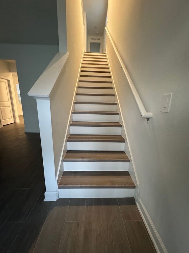 Building Photo - 3-bedroom Home for Rent in Storey Park