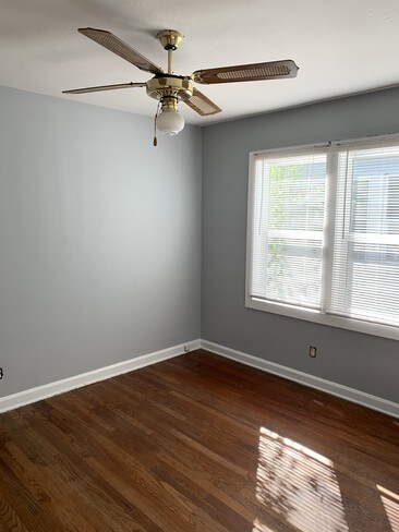 Foto del edificio - 4905 E 13th St