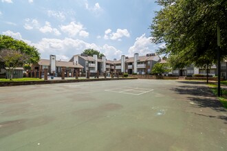 CAI10.jpg - Crossings at Irving Apartments