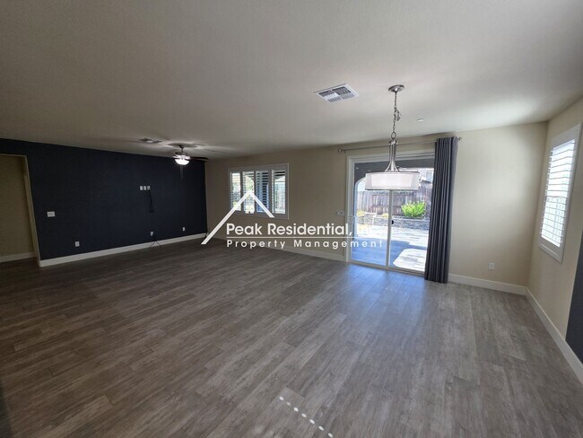 Building Photo - Updated 4bd/3ba Rancho Cordova Home!