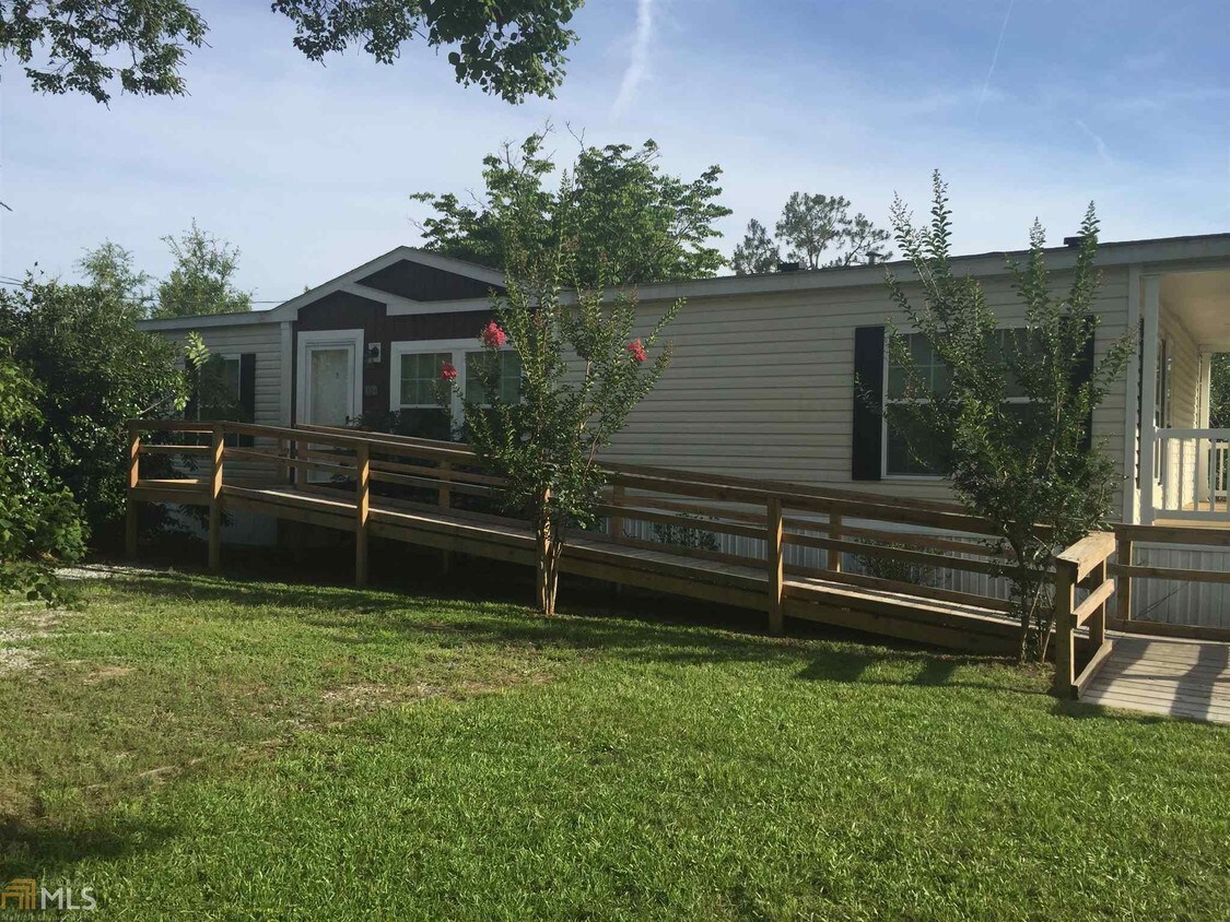 Foto principal - 302 E Lane St