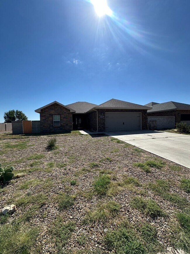 Foto del edificio - Stunning and Spacious 4 Bed Home! Parkview School District!