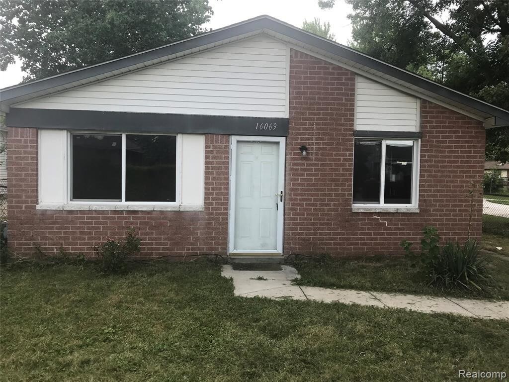Primary Photo - 16069 Jackson St