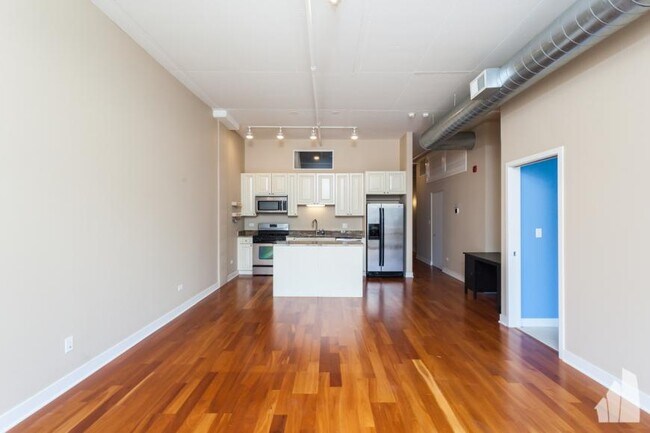 Building Photo - 2 bedroom in Chicago IL 60661