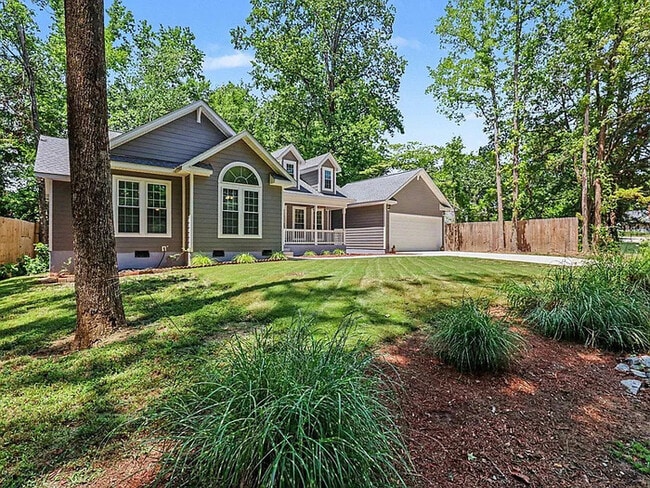Building Photo - Lease OR Lease to Own