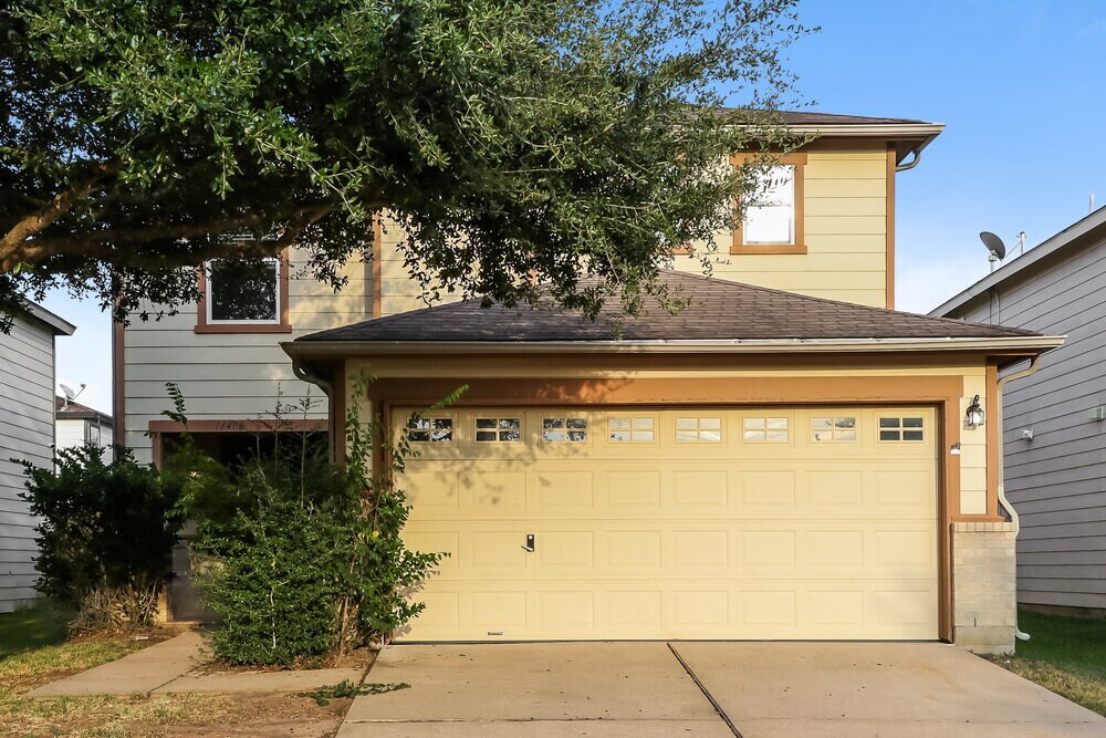 Primary Photo - 16406 Chandler Ridge Ln