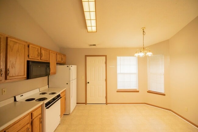 Building Photo - 2133 Fincastle Way