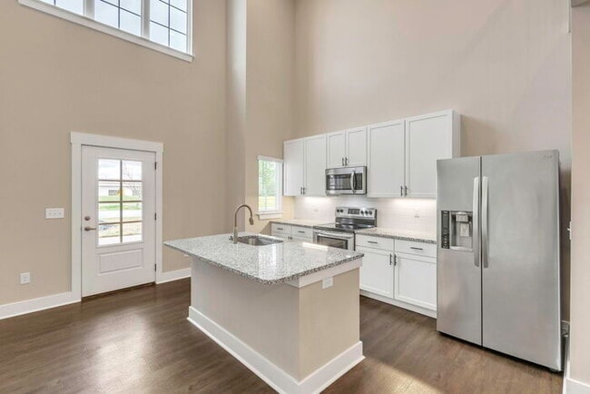 Building Photo - Modern 2BD/2.5BA Townhome on the Swamp Rab...