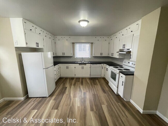 Building Photo - 2 br, 1 bath House - 14 E. 5th Ave
