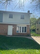 Building Photo - 403 Juniper St