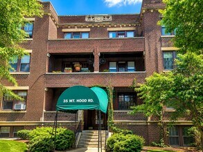 Building Photo - 35 Mt Hood Rd
