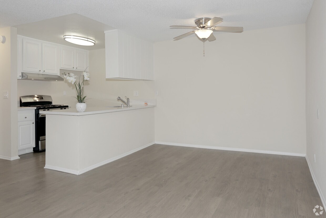 The Village At Granada Hills Apartments Northridge Ca Apartments Com