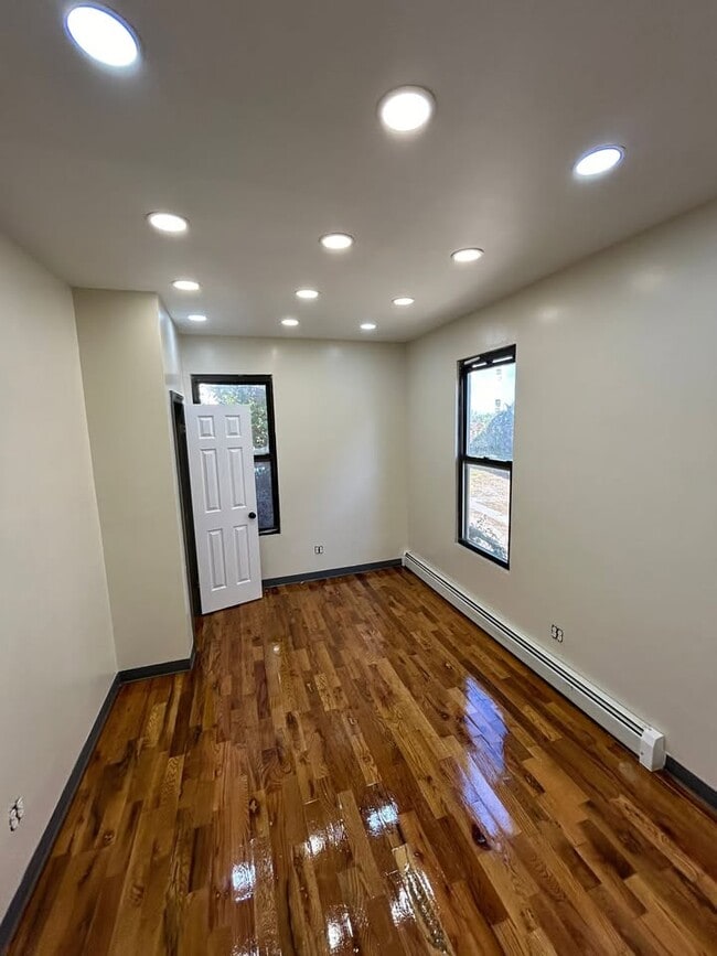 Foto del edificio - 436 Gregory St