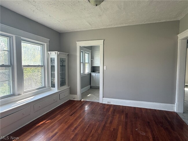 Foto del edificio - 1278 E 115th St