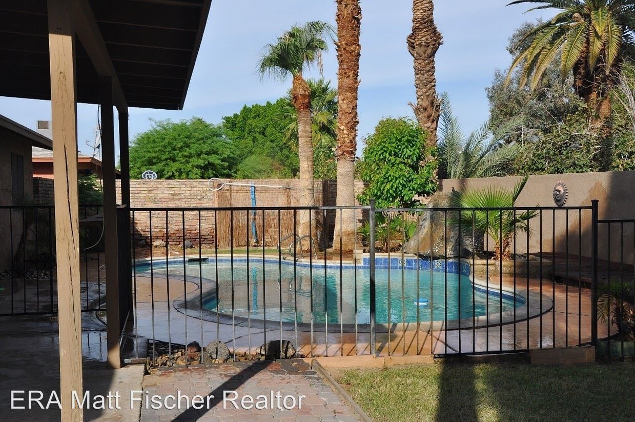 3 Br 2 Bath House 2560 W 20th Place House For Rent In Yuma Az Apartments Com