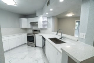 Foto del edificio - Lakeshore 1 Condominium Association