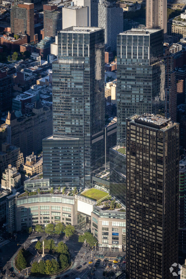 Building Photo - One Central Park