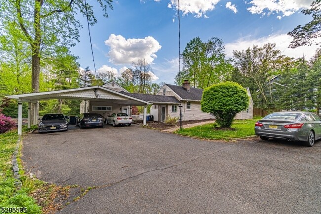 Building Photo - 126 Reinman Rd